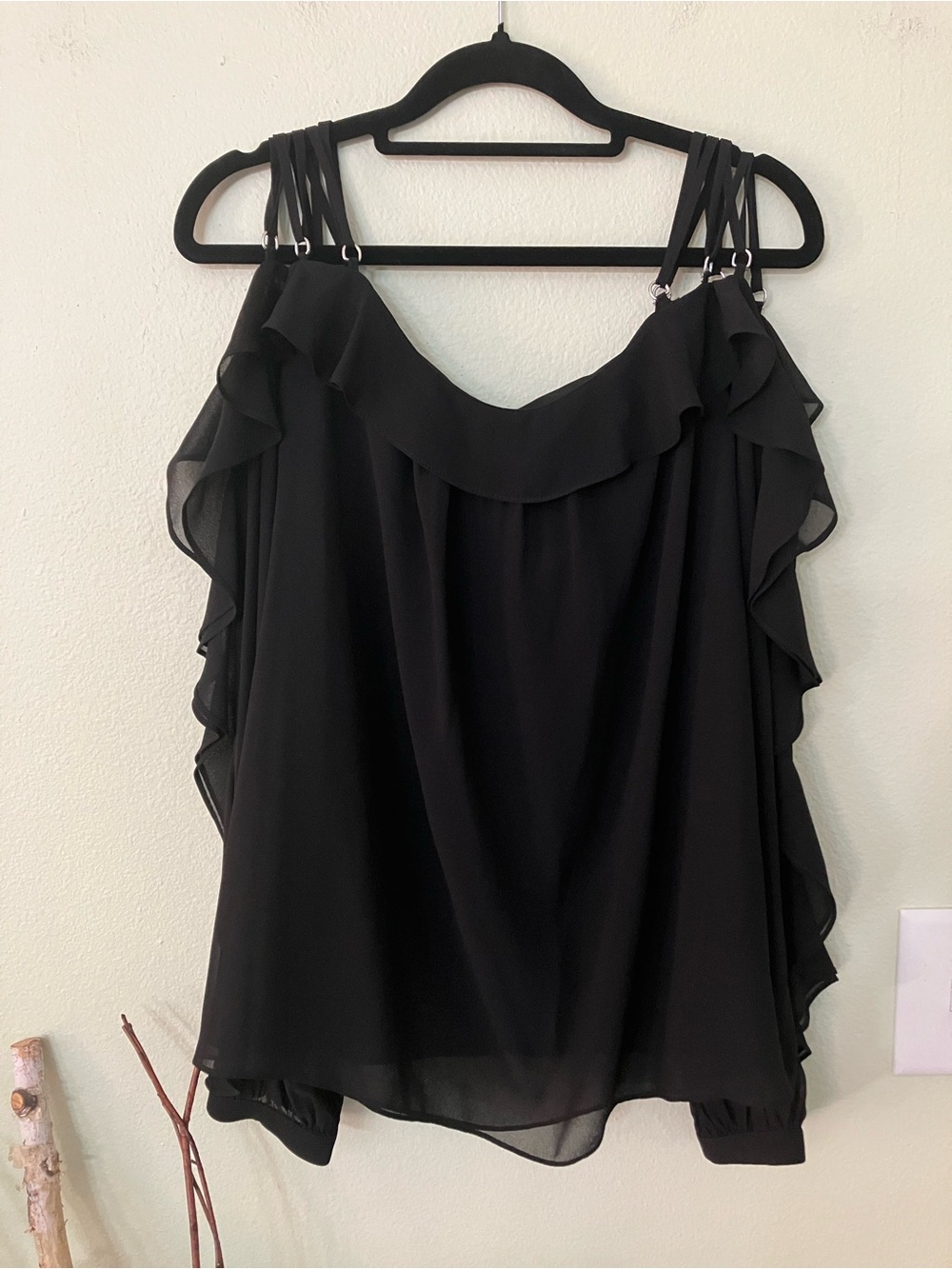 NWT BCBGMaxazria Black flowy long sleeve metal hardware cold shoulder blouse